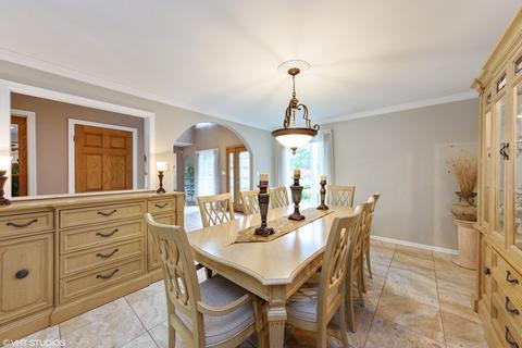 2541 Greenview Rd, Northbrook, IL 60062 photo 3