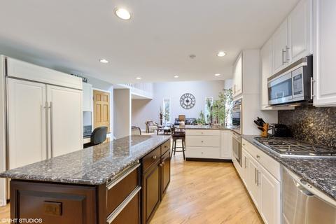 2541 Greenview Rd, Northbrook, IL 60062 photo 8