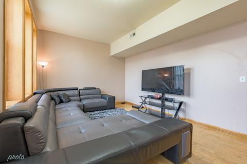 746 E 43rd St #2W, Chicago, IL 60653 photo 6