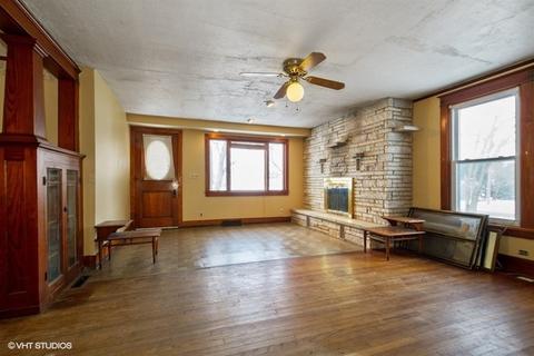 200 S 3rd St, Capron, IL 61012 photo 2