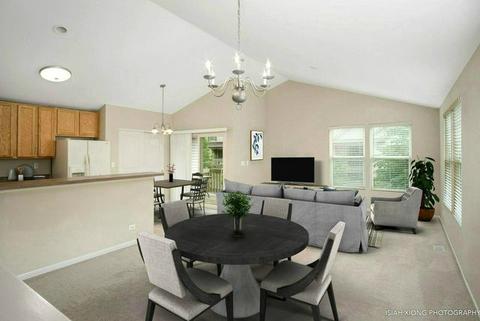 651 Conservatory Ln, Aurora, IL 60502 photo 3