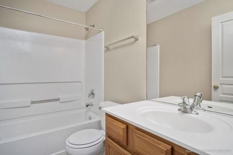 651 Conservatory Ln, Aurora, IL 60502 photo 8