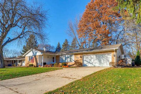 212 E Lilac St, Elburn, IL 60119 photo 2