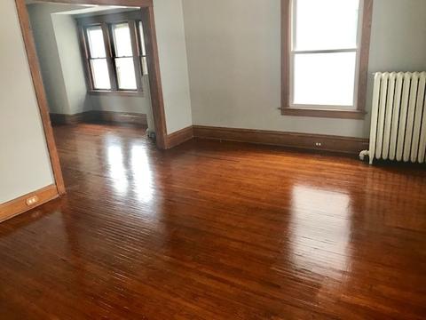 804 S 4th St, Aurora, IL 60505 photo 2