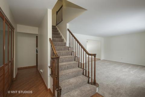 675 Concord Ct, Algonquin, IL 60102 photo 2
