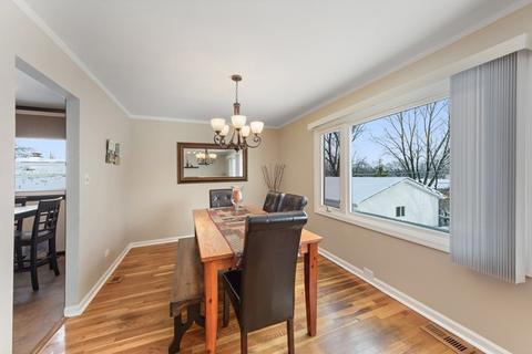 1465 Dennison Rd, Hoffman Estates, IL 60169 photo 8