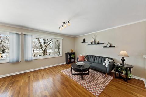 1465 Dennison Rd, Hoffman Estates, IL 60169 photo 3