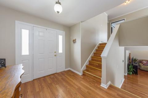 1465 Dennison Rd, Hoffman Estates, IL 60169 photo 2