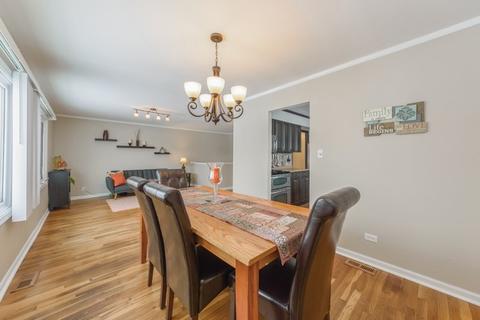 1465 Dennison Rd, Hoffman Estates, IL 60169 photo 9
