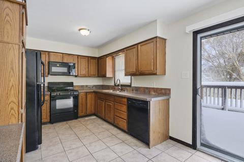 976 Hyacynth Ln, Bartlett, IL 60103 photo 5