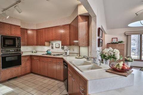 39 W535 Capulet Cir, Elgin, IL 60124 photo 11
