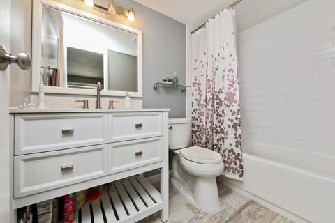 5401 Chateau Dr #1, Rolling Meadows, IL 60008 photo 7