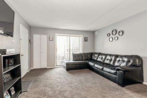 5401 Chateau Dr #1, Rolling Meadows, IL 60008 photo 2