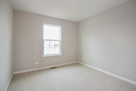 5763 Chatham Dr, Hoffman Estates, IL 60192 photo 12