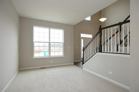 5763 Chatham Dr, Hoffman Estates, IL 60192 photo 8