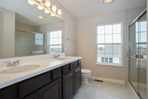 5763 Chatham Dr, Hoffman Estates, IL 60192 photo 10