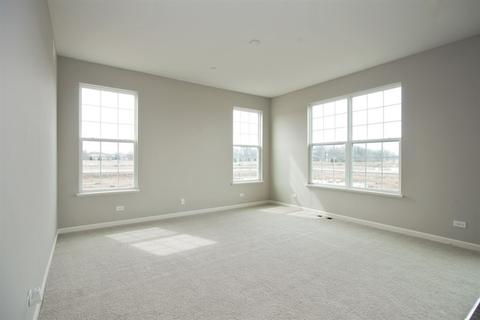 5763 Chatham Dr, Hoffman Estates, IL 60192 photo 3