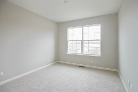 5763 Chatham Dr, Hoffman Estates, IL 60192 photo 13