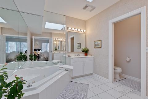 115 E Laurel Ave, Lake Forest, IL 60045 photo 17