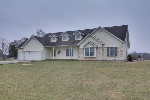 1 Doane Dr, Mansfield, IL 61854 photo 2