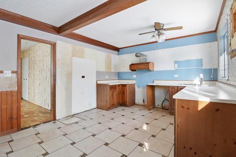 355 Illinois Blvd, Hoffman Estates, IL 60169 photo 7