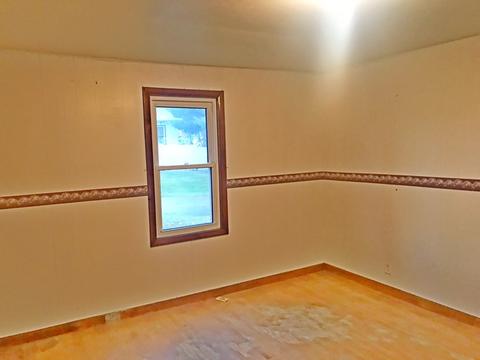 302 E 4th St, Spring Valley, IL 61362 photo 9