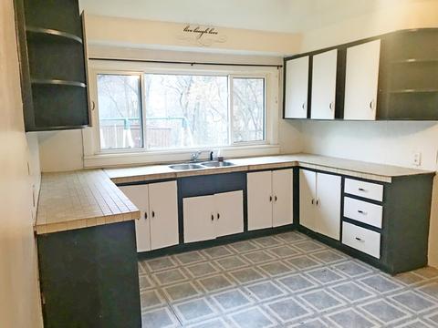 302 E 4th St, Spring Valley, IL 61362 photo 5