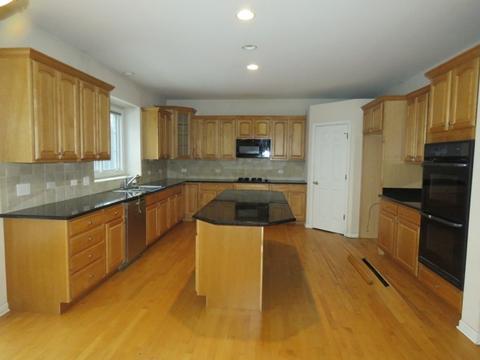 648 Hamilton Ct, Bartlett, IL 60103 photo 8