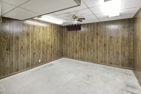 2147 Cross St, Freeport, IL 61032 photo 21