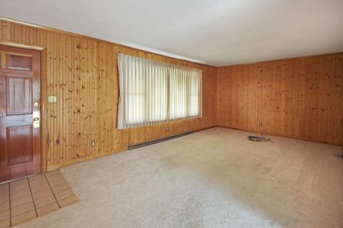 2147 Cross St, Freeport, IL 61032 photo 3