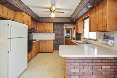 2147 Cross St, Freeport, IL 61032 photo 7