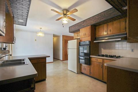 2147 Cross St, Freeport, IL 61032 photo 8