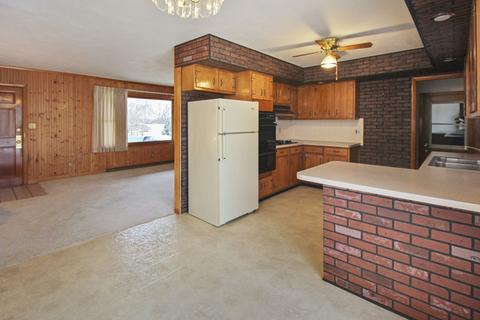 2147 Cross St, Freeport, IL 61032 photo 6