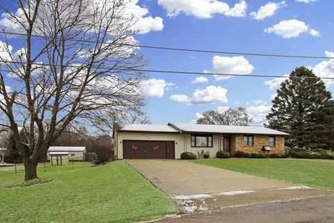 2147 Cross St, Freeport, IL 61032 photo 1