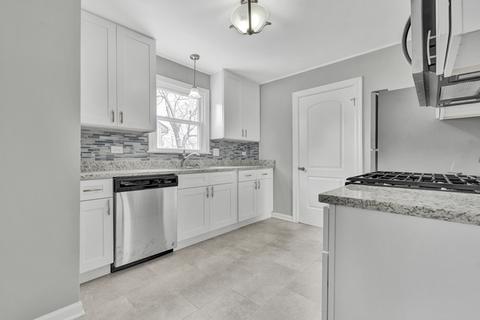 15034 Hamlin Ave, Midlothian, IL 60445 photo 10