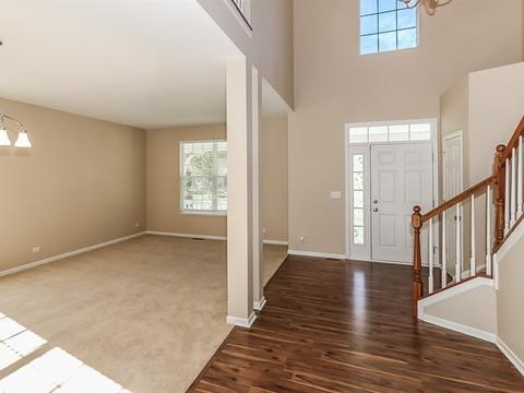 2032 Padua Dr, Elgin, IL 60123 photo 3