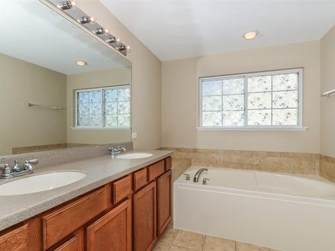 2032 Padua Dr, Elgin, IL 60123 photo 20