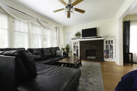 215 E North Ave, Elmhurst, IL 60126 photo 8