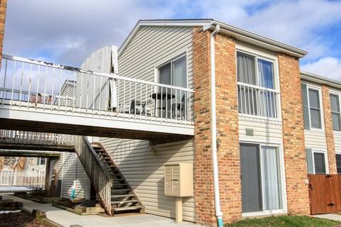 1908 Kenilworth Cir #C, Hoffman Estates, IL 60169 photo 1