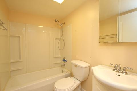 1908 Kenilworth Cir #C, Hoffman Estates, IL 60169 photo 12
