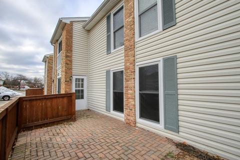 1908 Kenilworth Cir #C, Hoffman Estates, IL 60169 photo 13