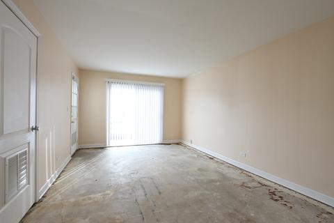 1908 Kenilworth Cir #C, Hoffman Estates, IL 60169 photo 2