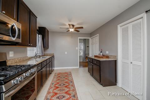 1326 Campbell Ave, Wheaton, IL 60189 photo 4