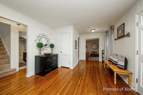1326 Campbell Ave, Wheaton, IL 60189 photo 2