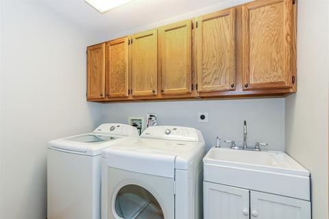 880 Middleton Ln, Bartlett, IL 60103 photo 12