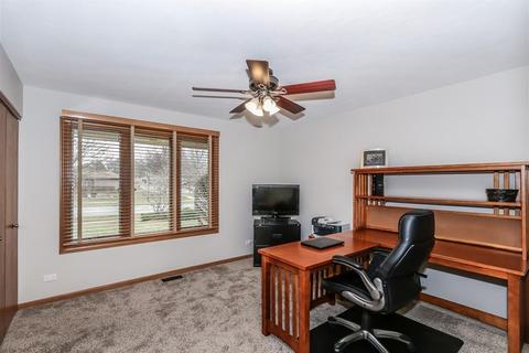 880 Middleton Ln, Bartlett, IL 60103 photo 9