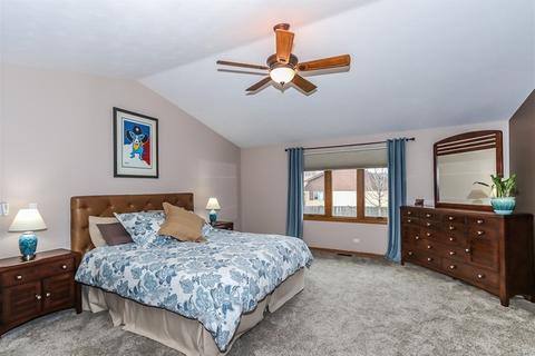 880 Middleton Ln, Bartlett, IL 60103 photo 6