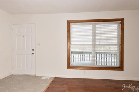 5109 Mccullom Lake Rd, Mchenry, IL 60050 photo 3