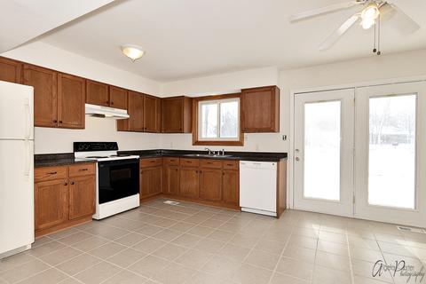 5109 Mccullom Lake Rd, Mchenry, IL 60050 photo 11