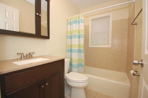 125 Bradley Ln, Hoffman Estates, IL 60169 photo 10